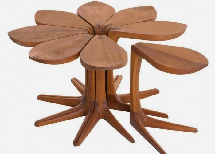 Дерев'яний столик - квітка