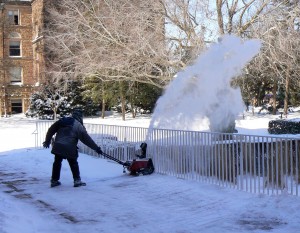 Подумайте про снігоприбиральник до того, як випаде сніг!