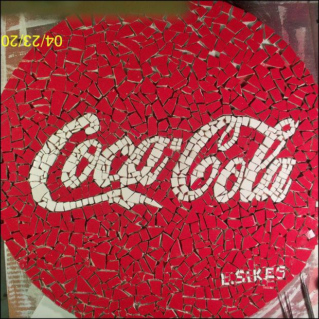 Стіл-мозаїка «Coca-cola» своїми руками