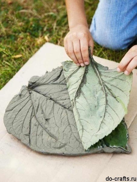 Як зробити тротуарну плитку у вигляді листя