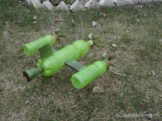Флюгер - літак для дітей з пластикових пляшок