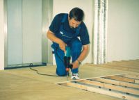 Як правильно покласти дерев'яну підлогу (цікаве відео)