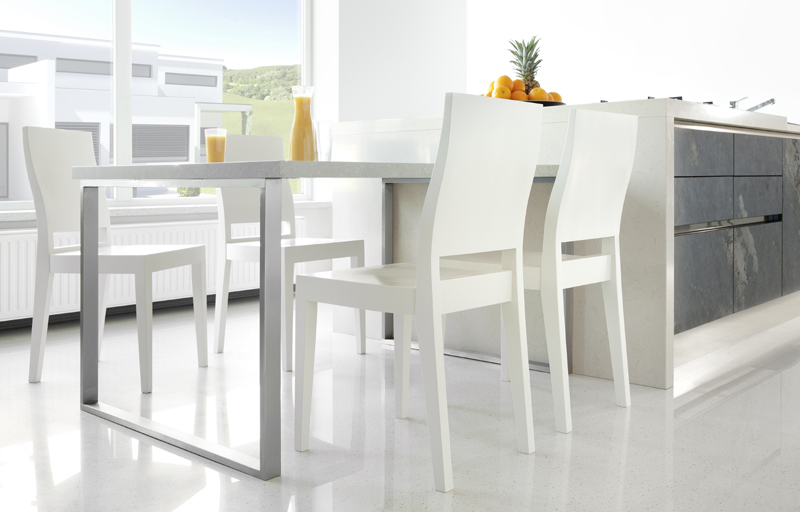 белые стулья в кухню фото