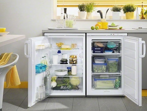 холодильник на кухне