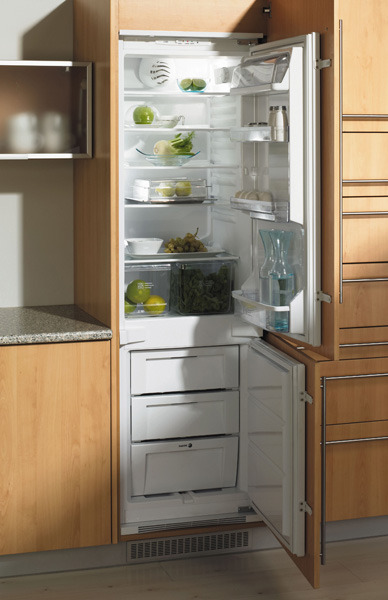 шкаф пенал с холодильником